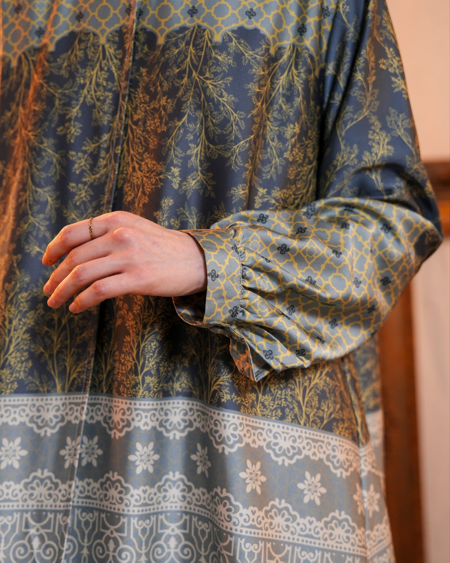 Mahira One Set Outer and Inner
