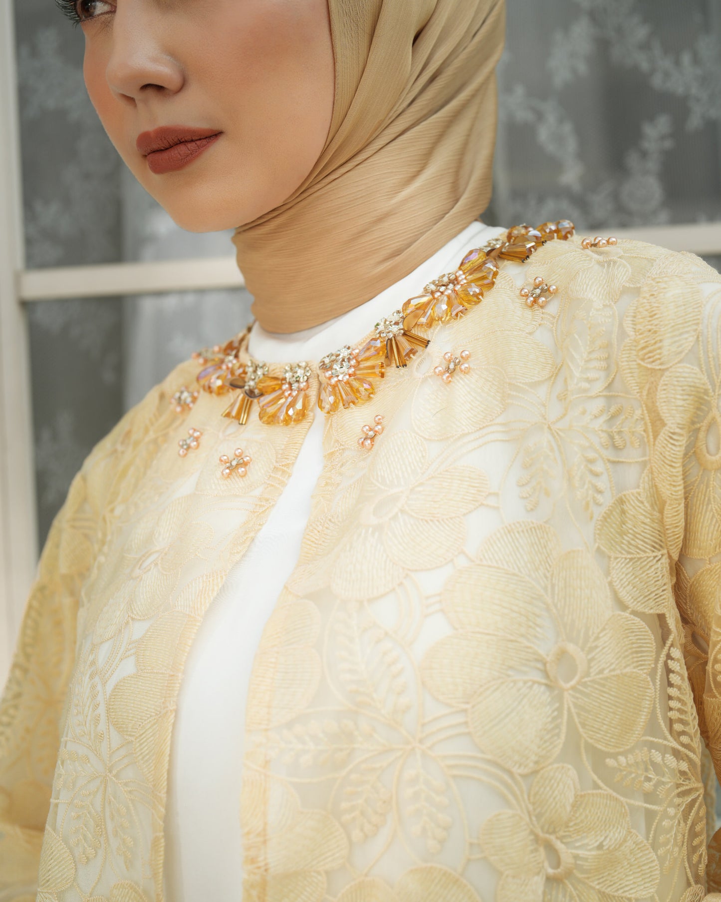Audrina Outer Privé
