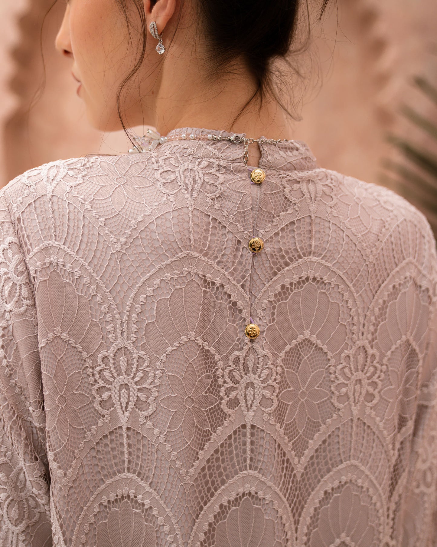 Senara Lace Dress (Minor Product)