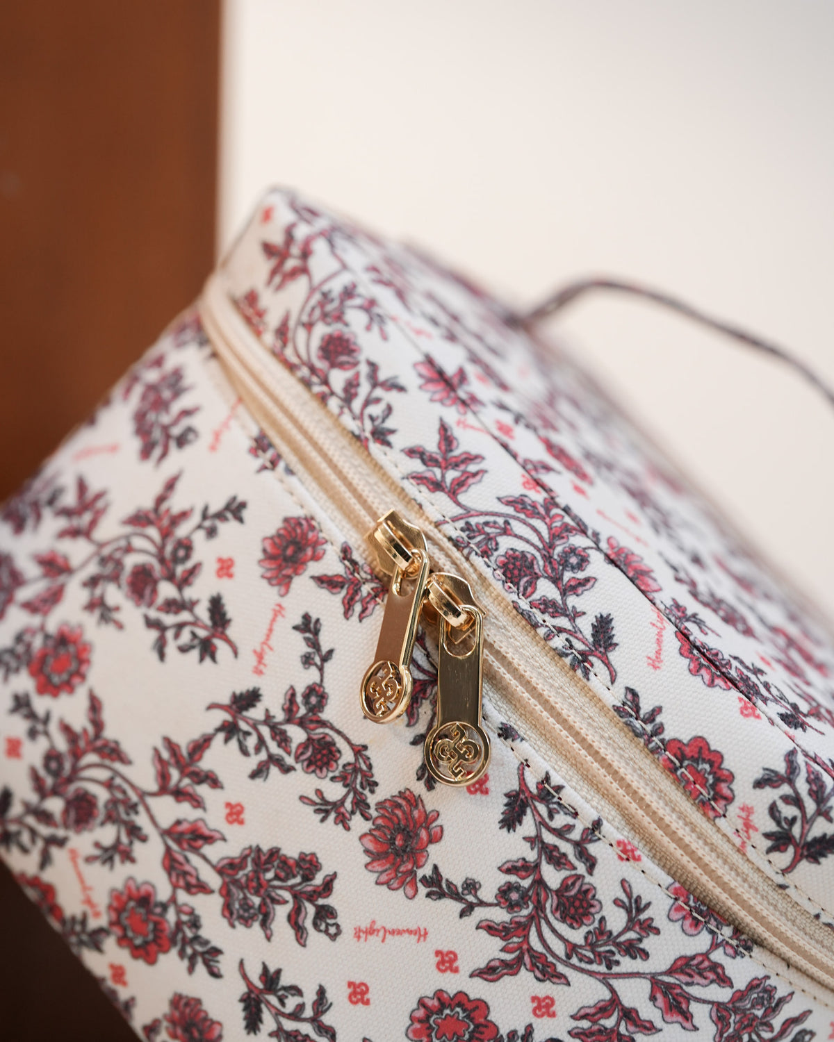 HL Make Up Pouch Floral (NOT FOR SALE)