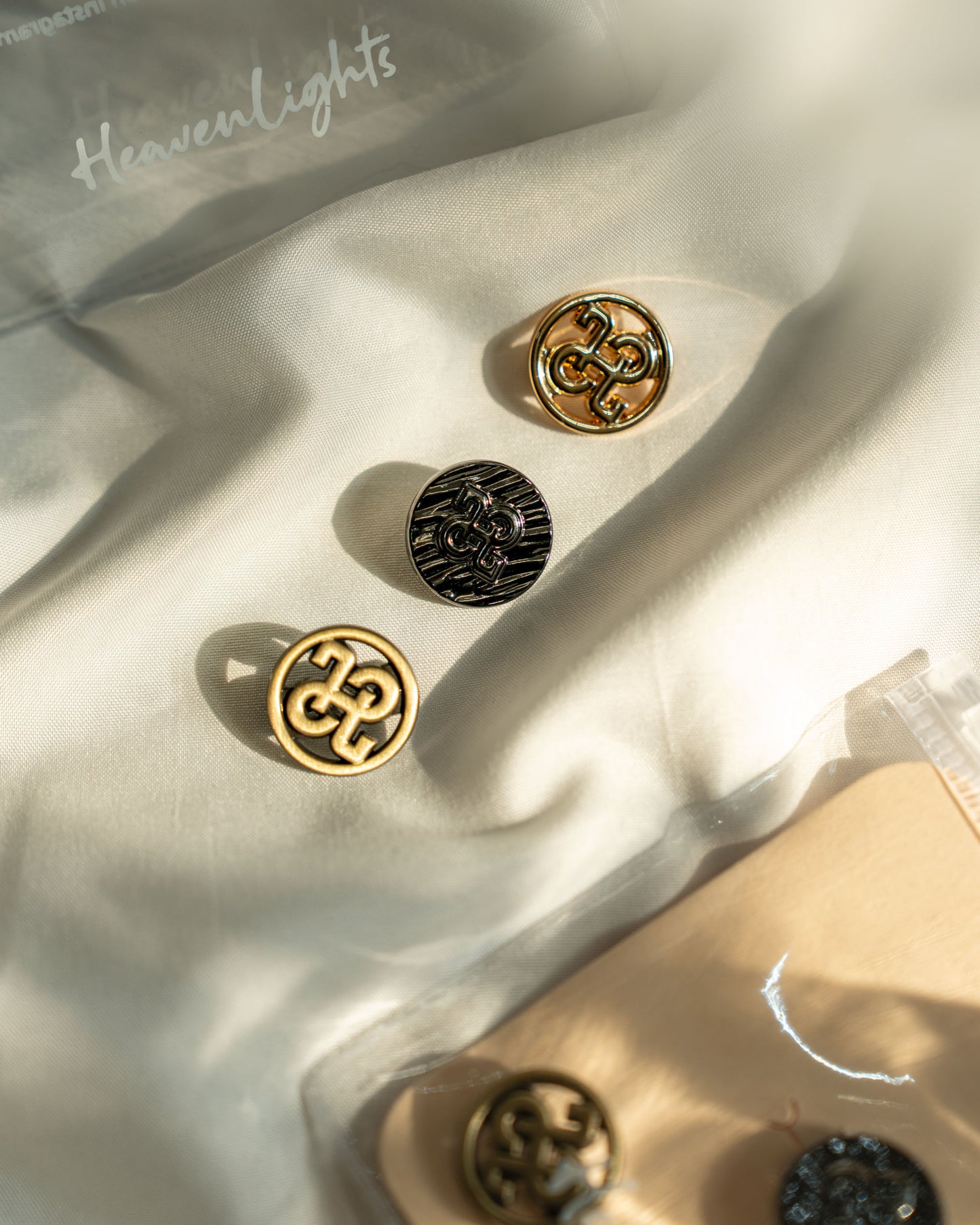 Autonoma Mini Brooch (Isi 3 pcs)