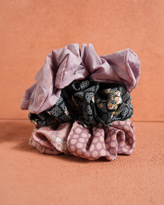 HL Scrunchie [NOT FOR SALE]