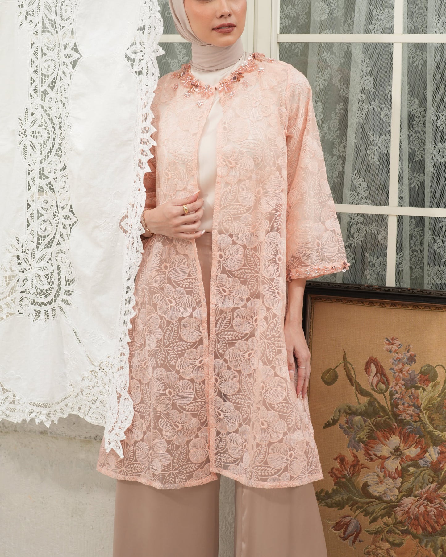 Audrina Outer Privé