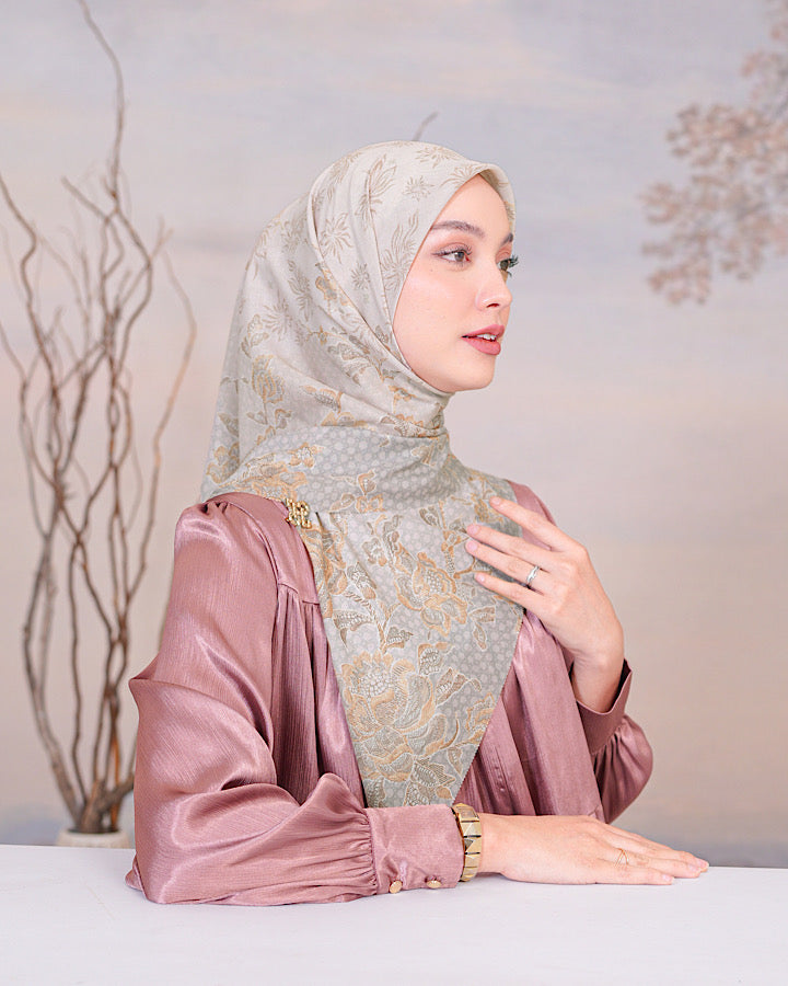 Arsya Scarf