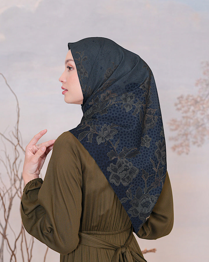 Arsya Scarf
