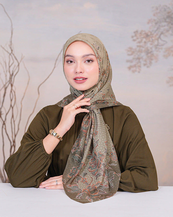 Arsya Scarf