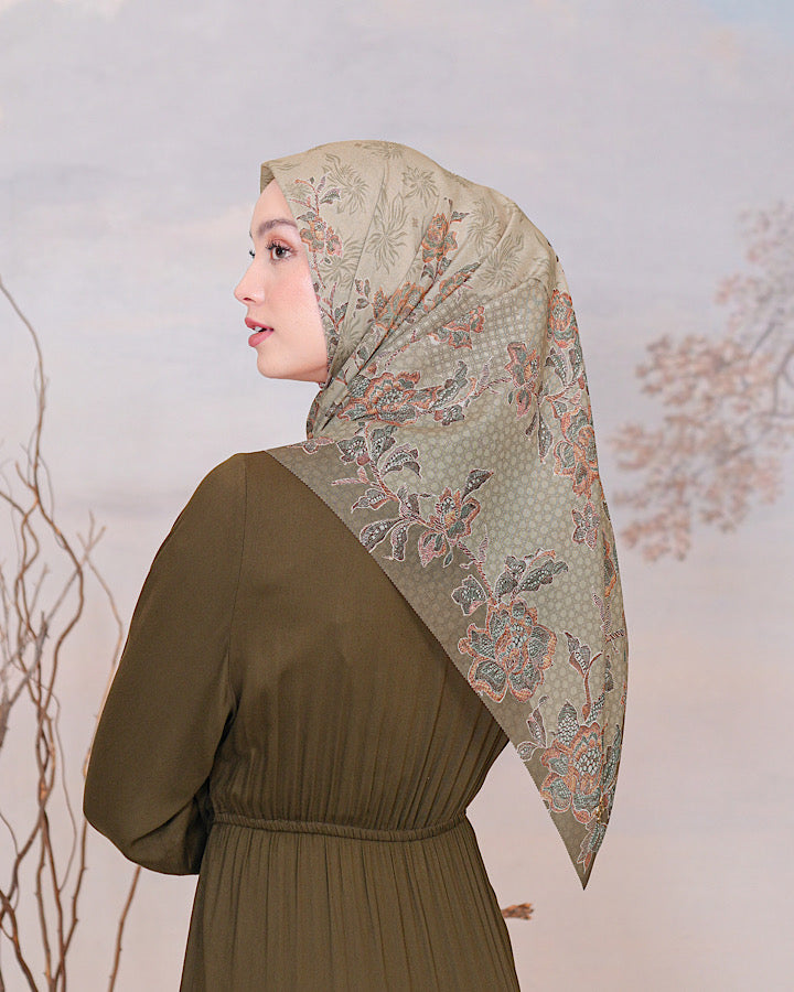 Arsya Scarf