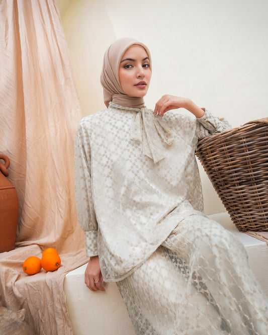 Veyra Blouse