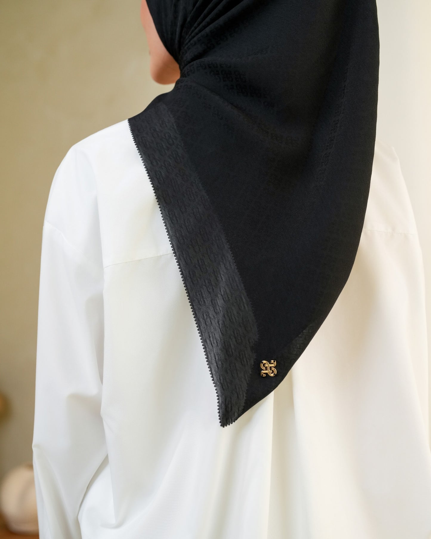 Faiba Emboss Scarf