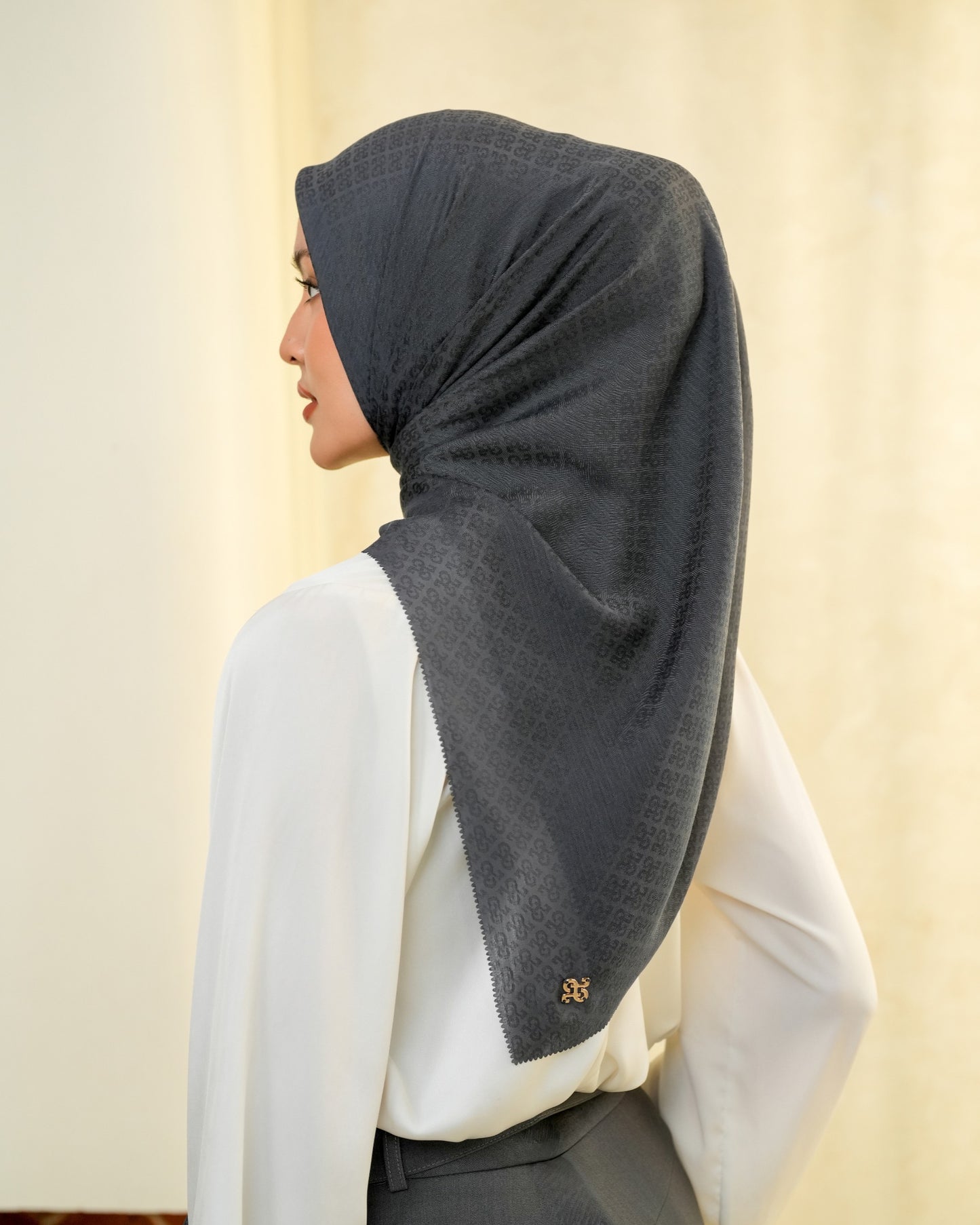 Faiba Emboss Scarf