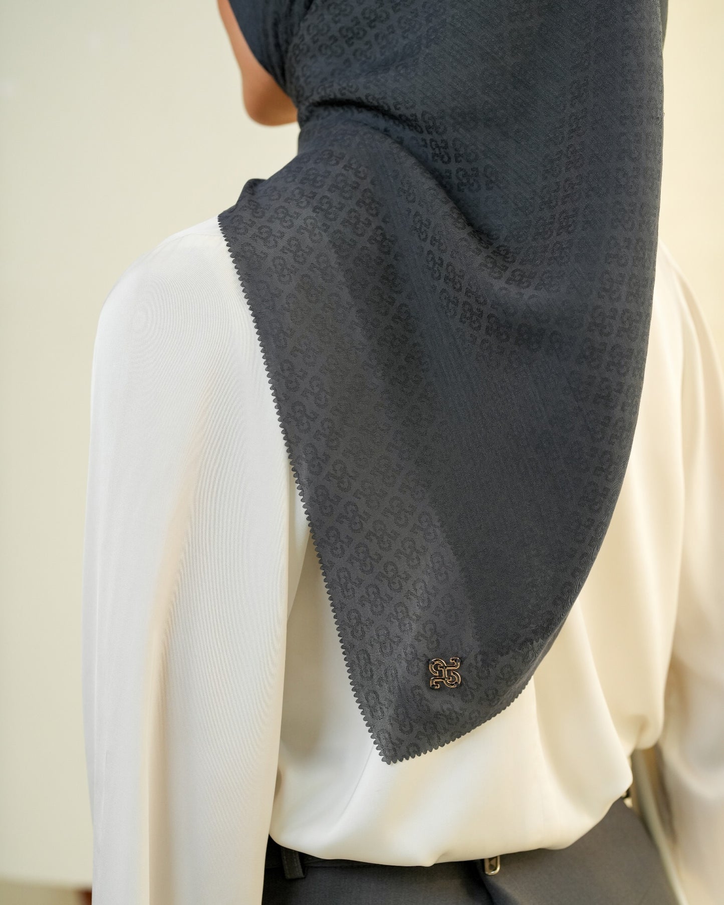 Faiba Emboss Scarf
