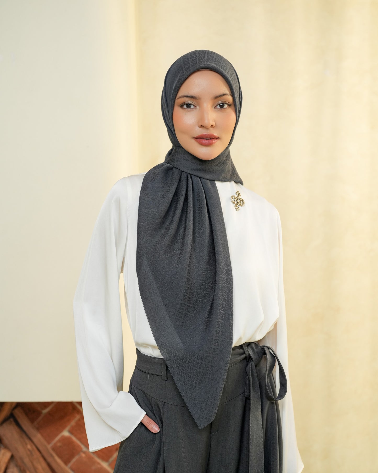 Faiba Emboss Scarf