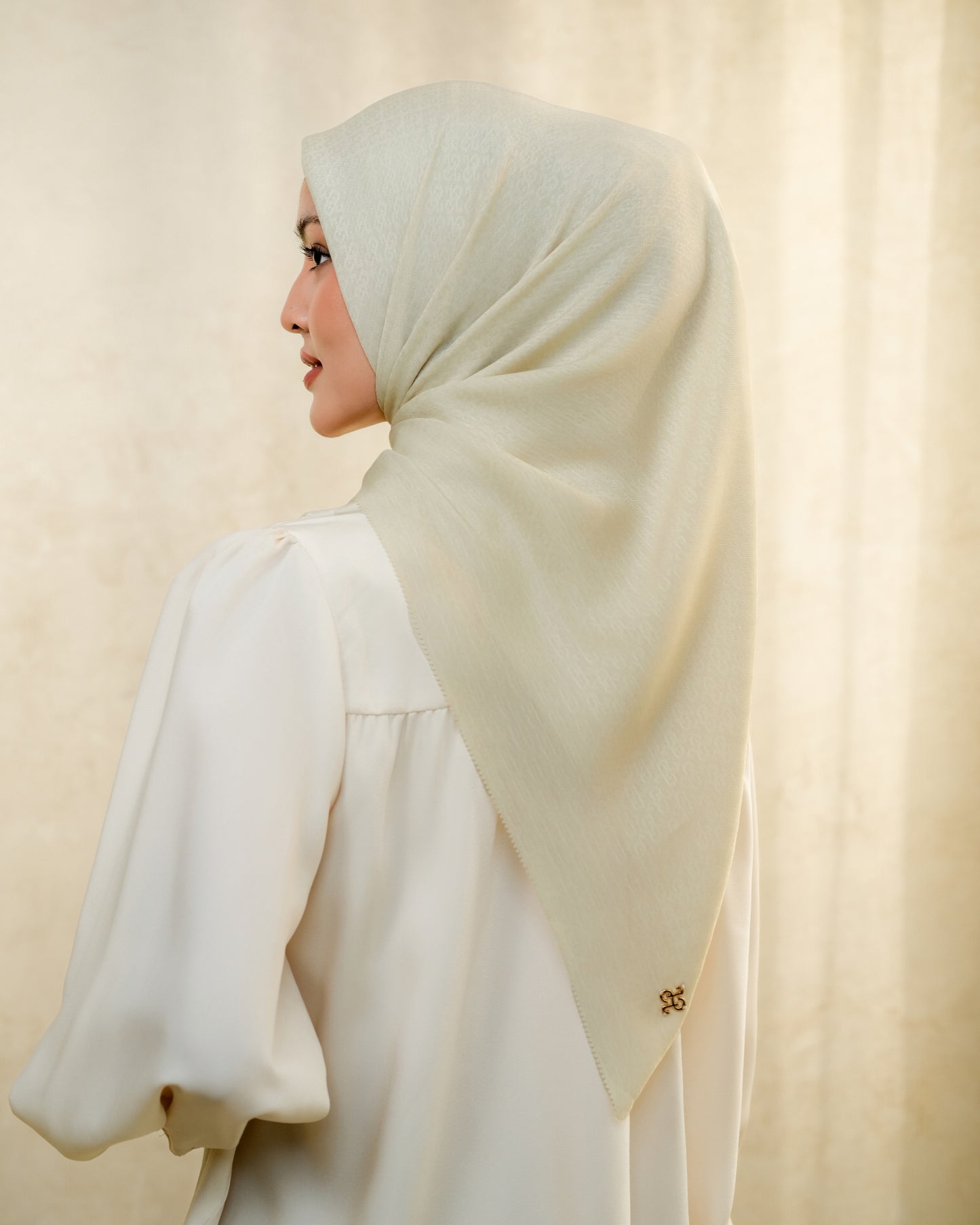 Faiba Emboss Scarf