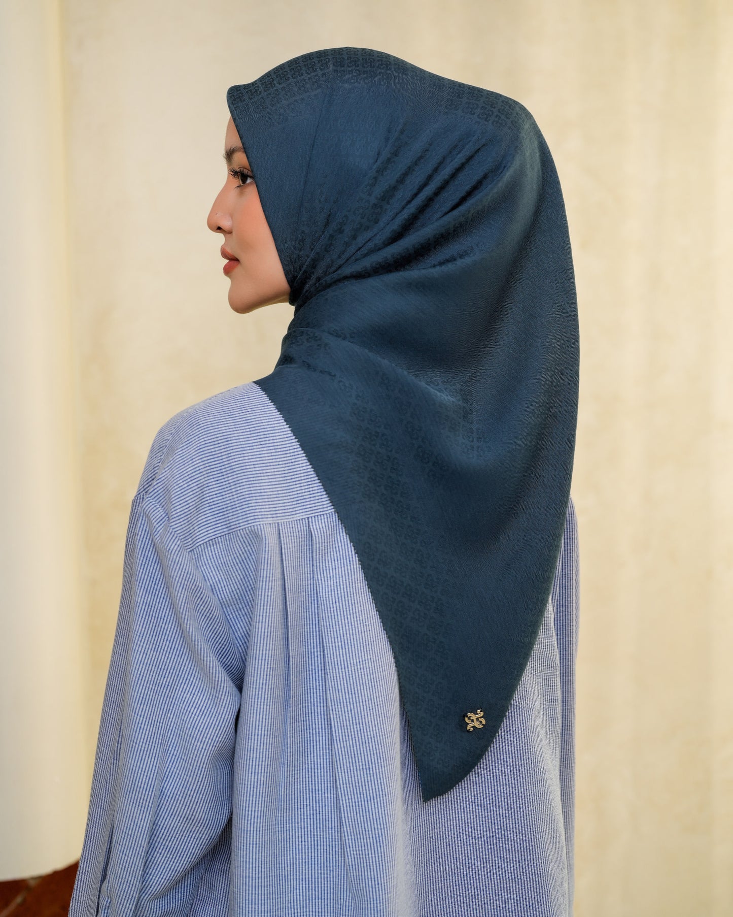 Faiba Emboss Scarf