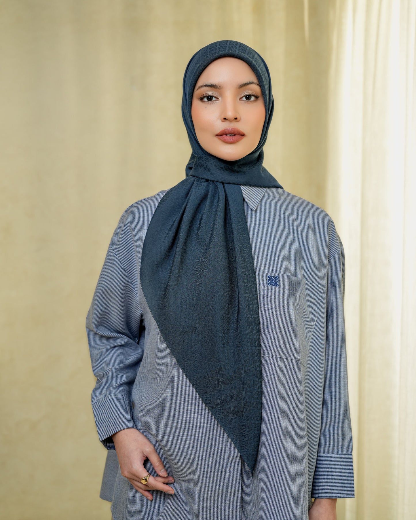 Faiba Emboss Scarf
