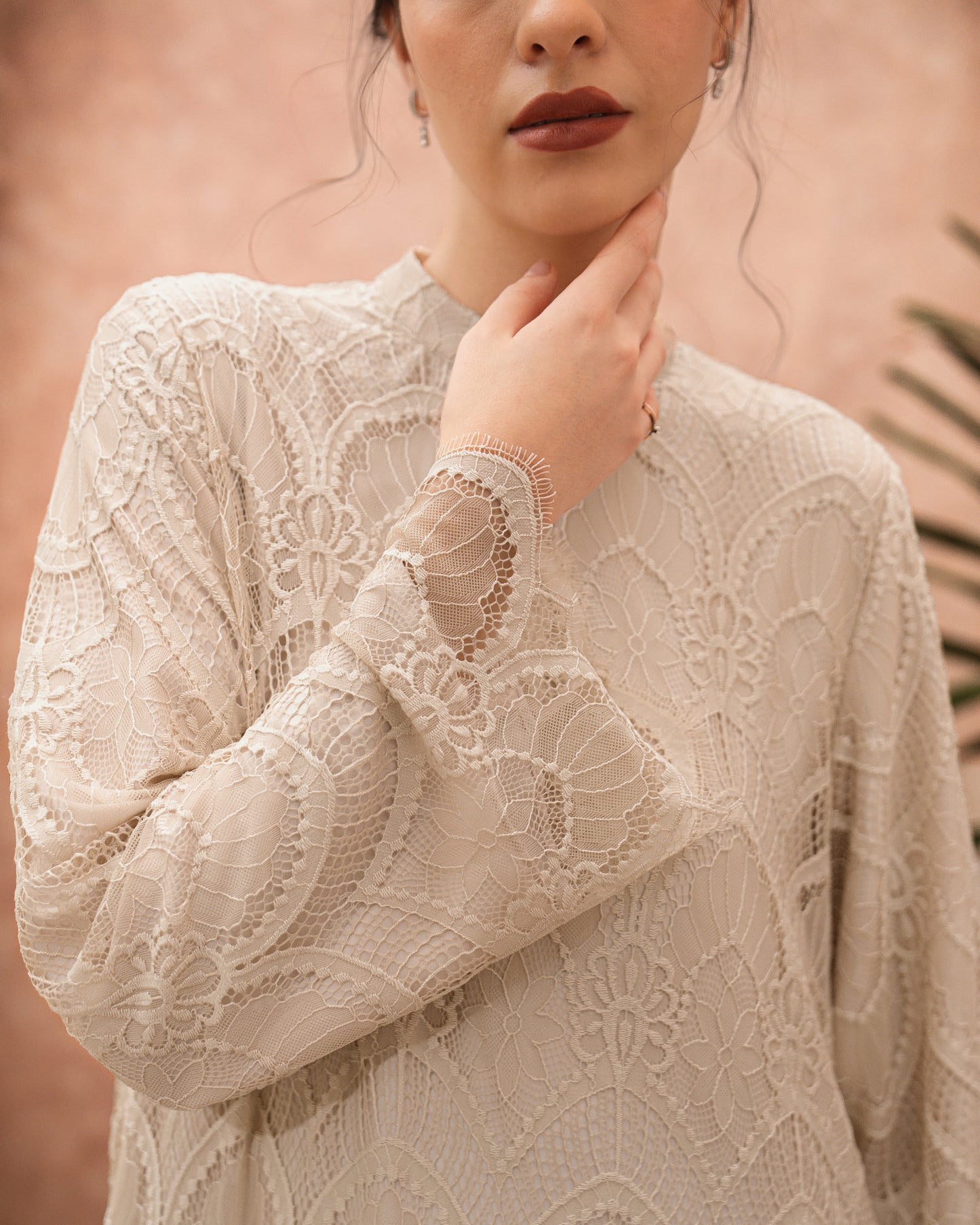 Senara Lace Dress (Minor Product)