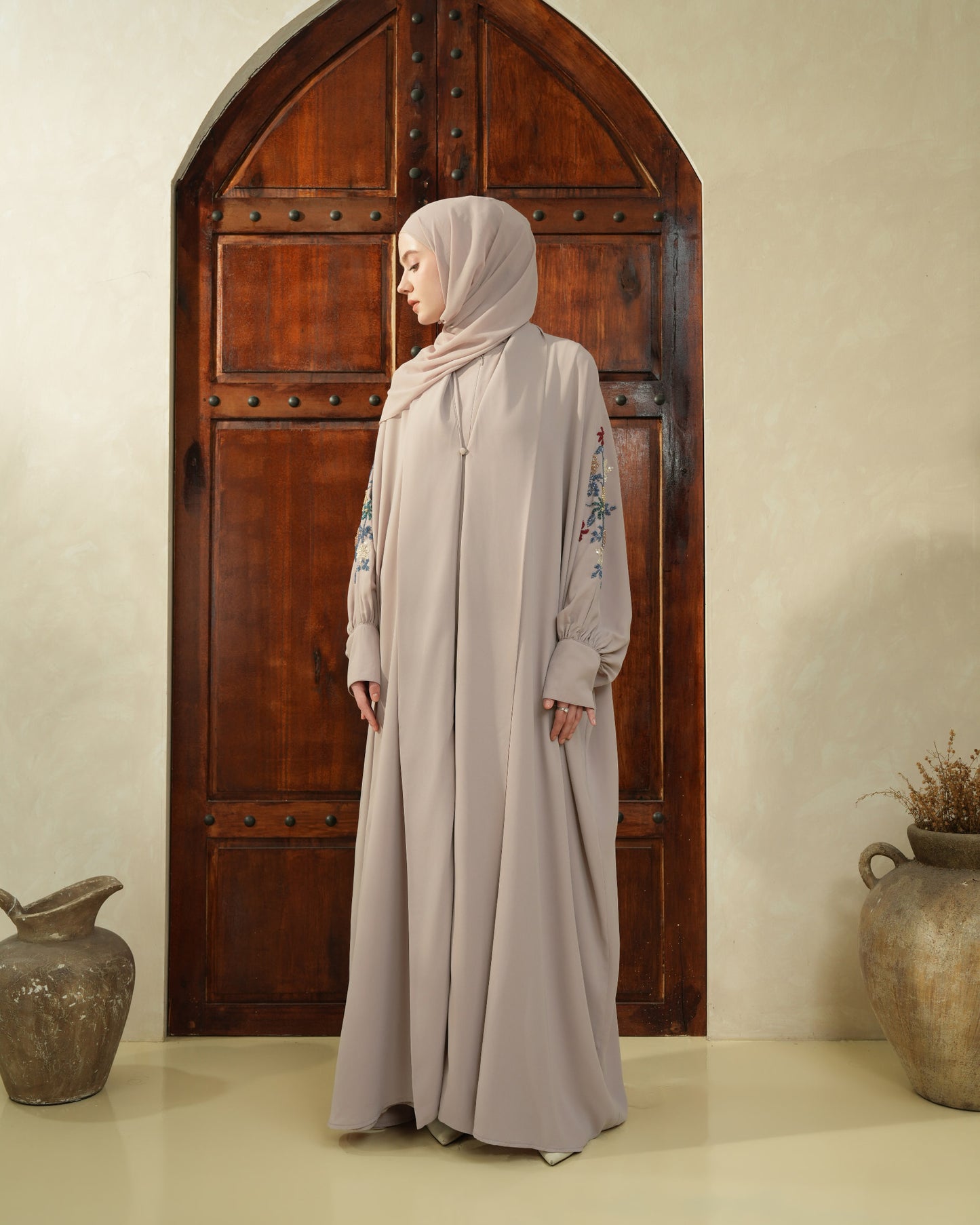 Zahira Abaya With Beads