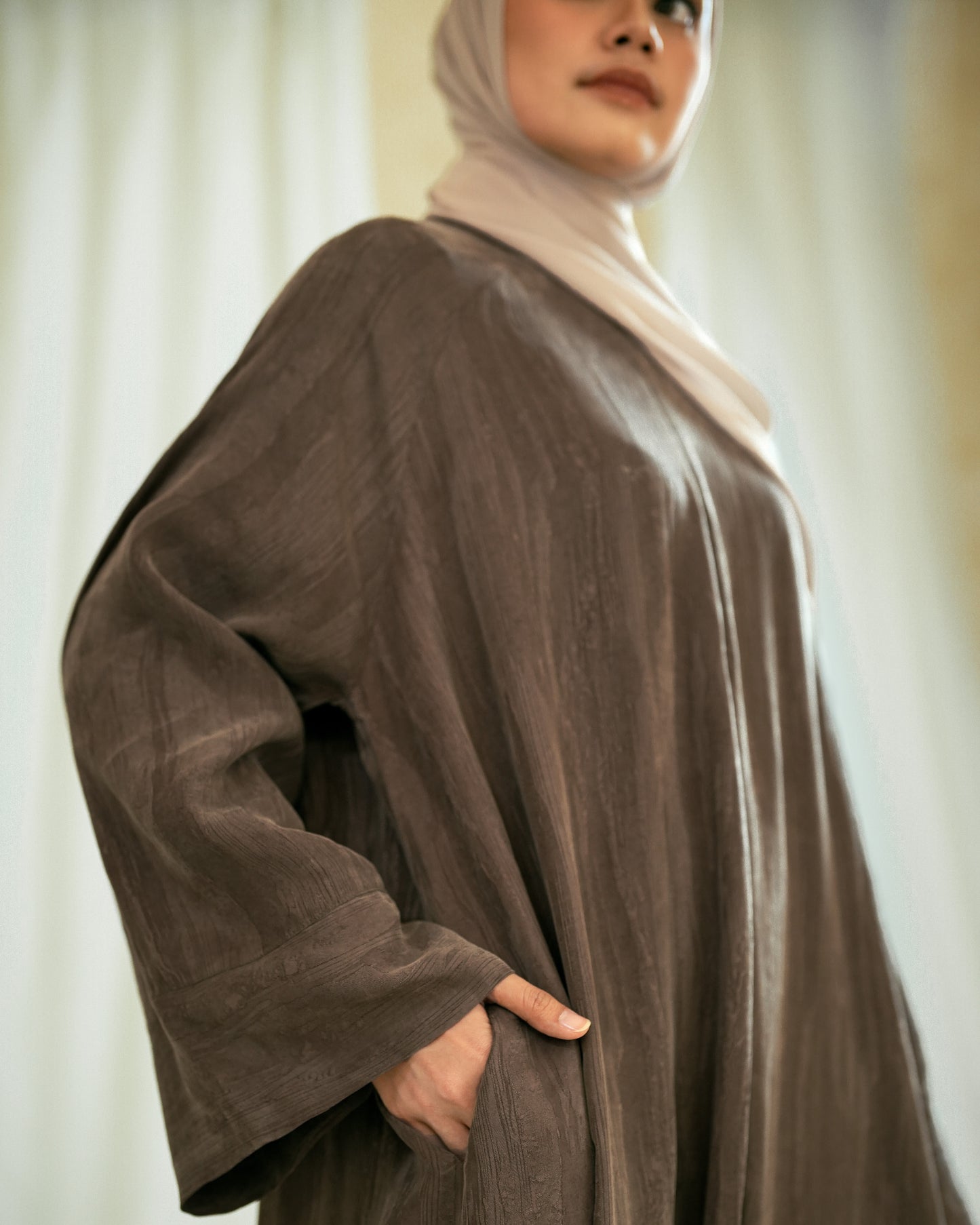 Zareen Abaya