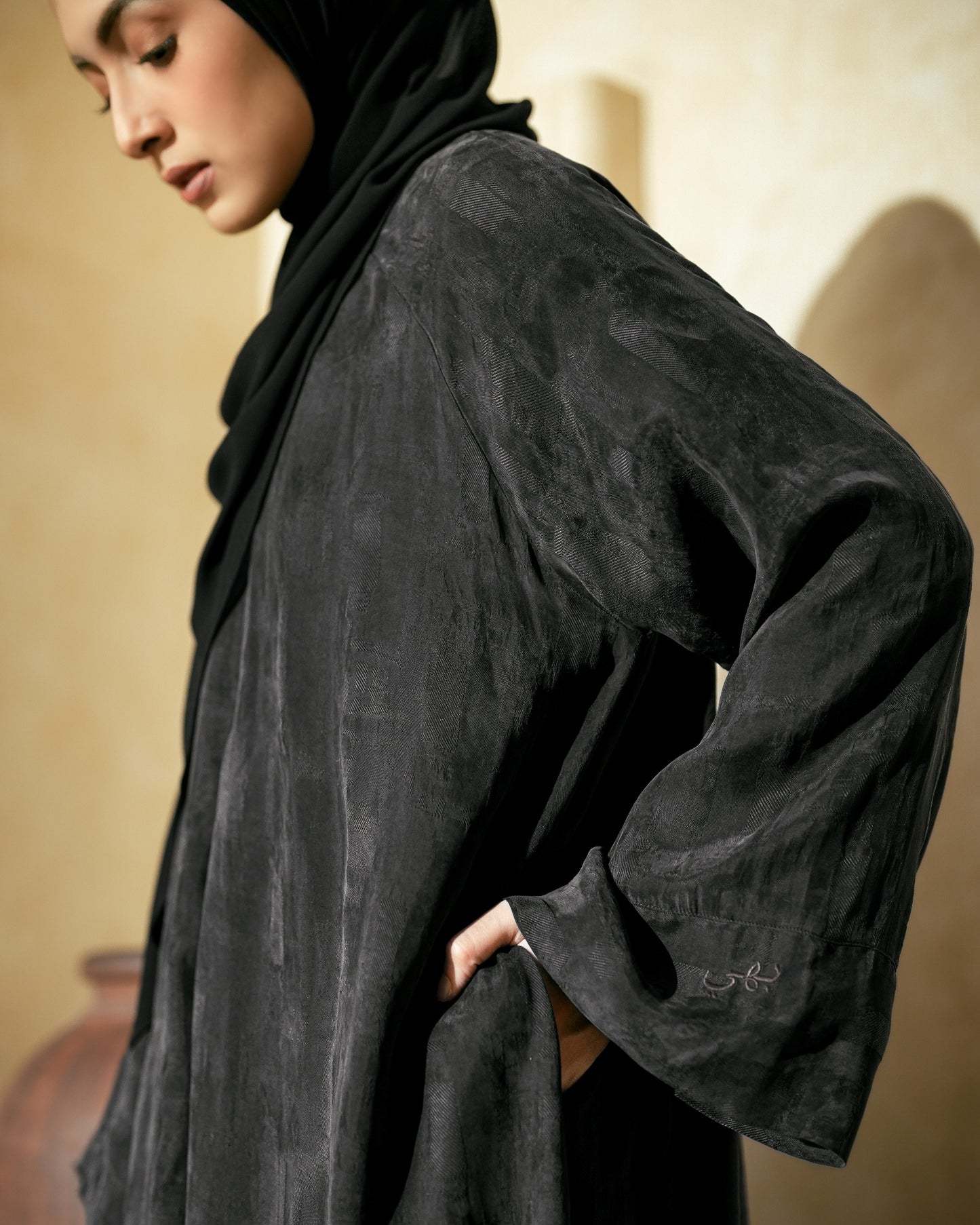 Zareen Abaya