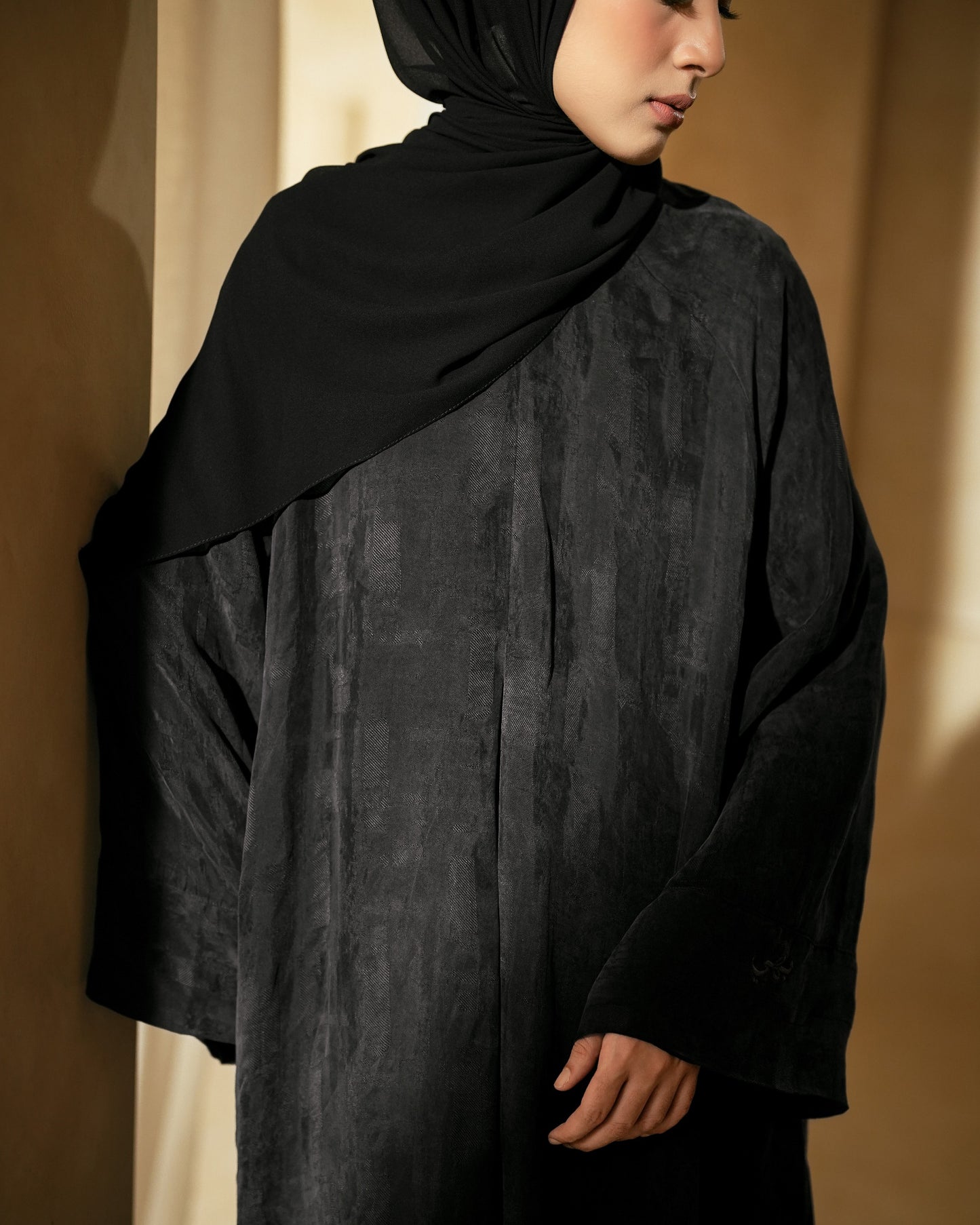 Zareen Abaya