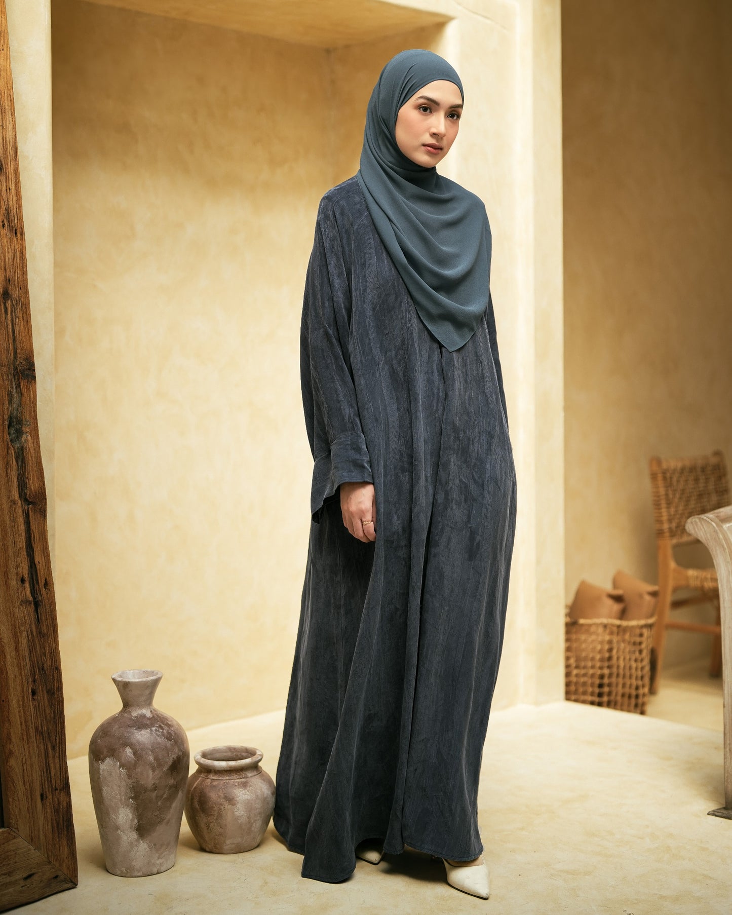 Zareen Abaya